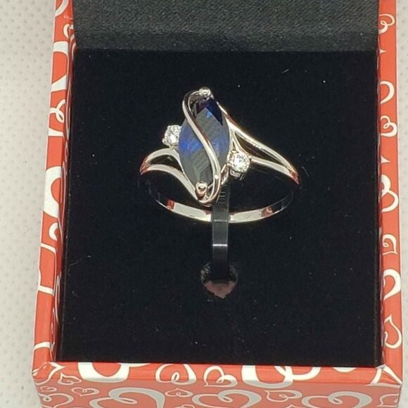 18k White Gold Plated ring with blue gemstone - Picture 3 of 3